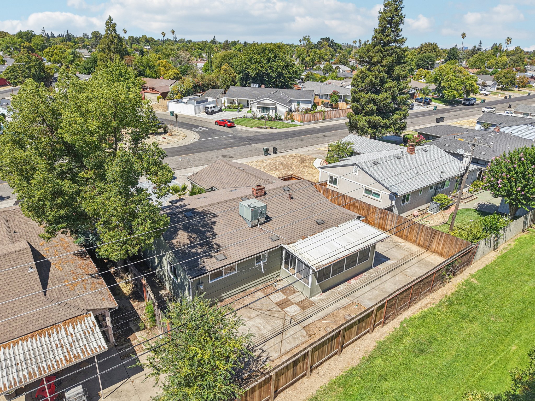 Circle Pkwy-S2908-048.jpg