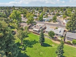 Circle Pkwy-S2908-045.jpg
