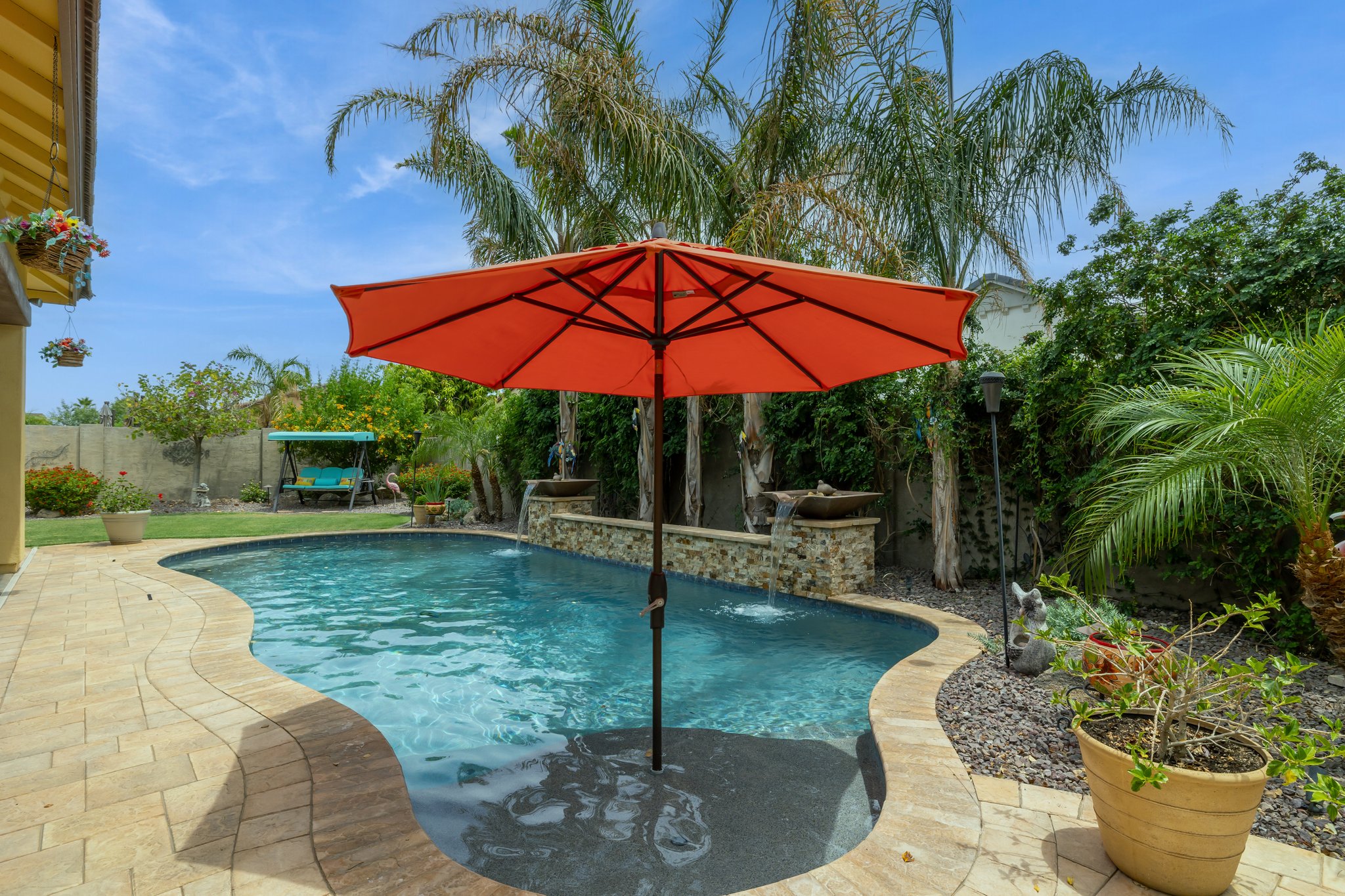 Custom Play Pool with Large Step