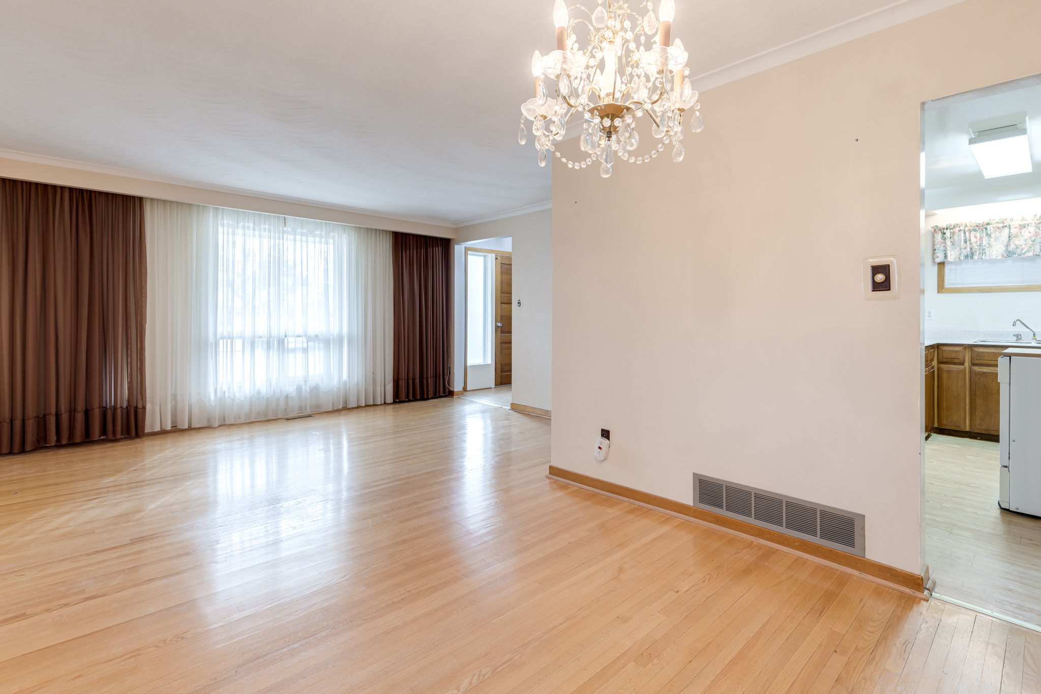 Mississauga property showcase — delivered property photograph 9