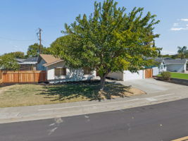  Photo 48