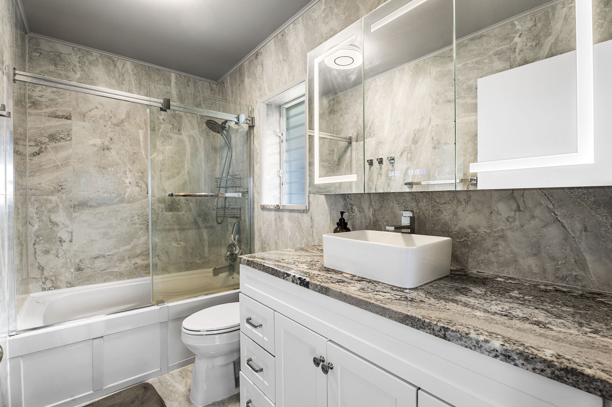 K Bathroom 1a