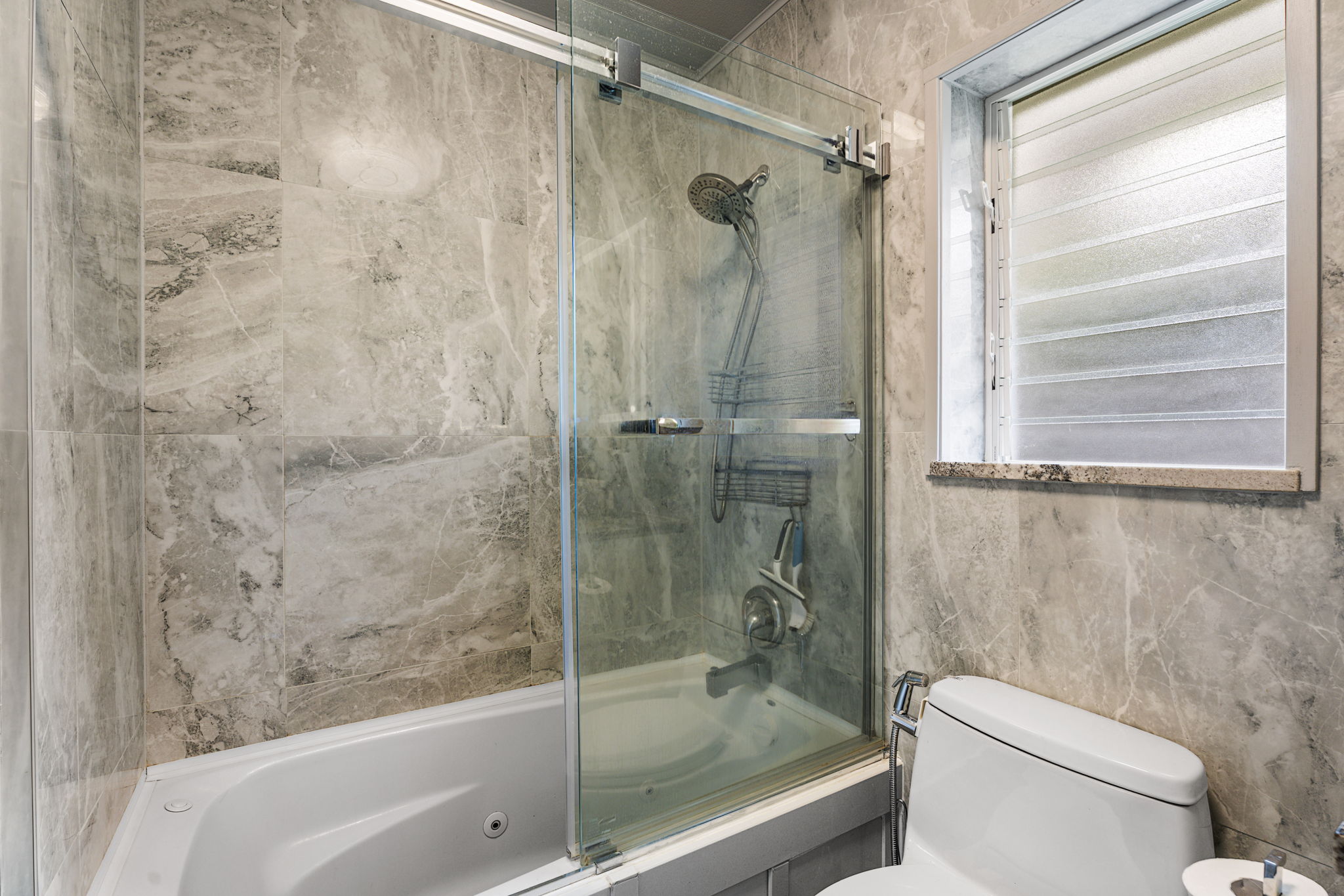 K Bathroom 1b