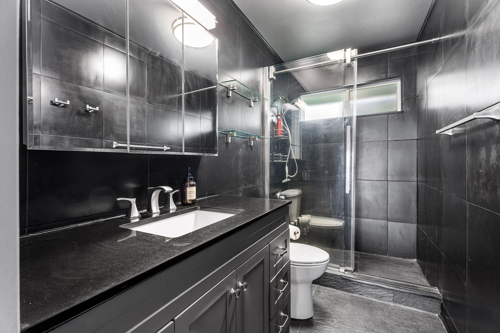 K Bathroom 2a