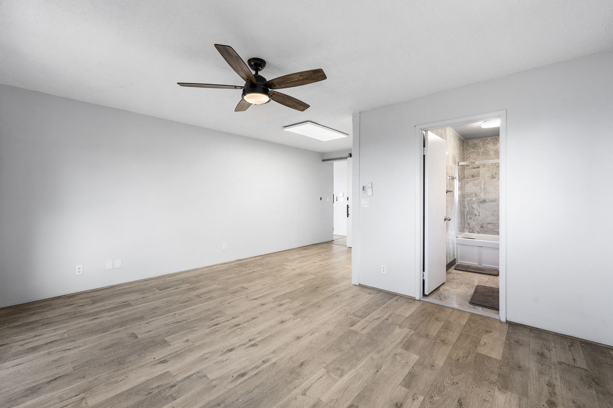 K Bedroom 1c