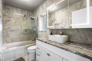 K Bathroom 1a