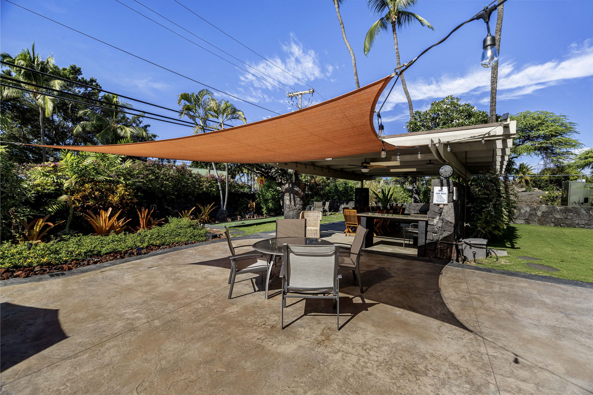 HBC Poolside c