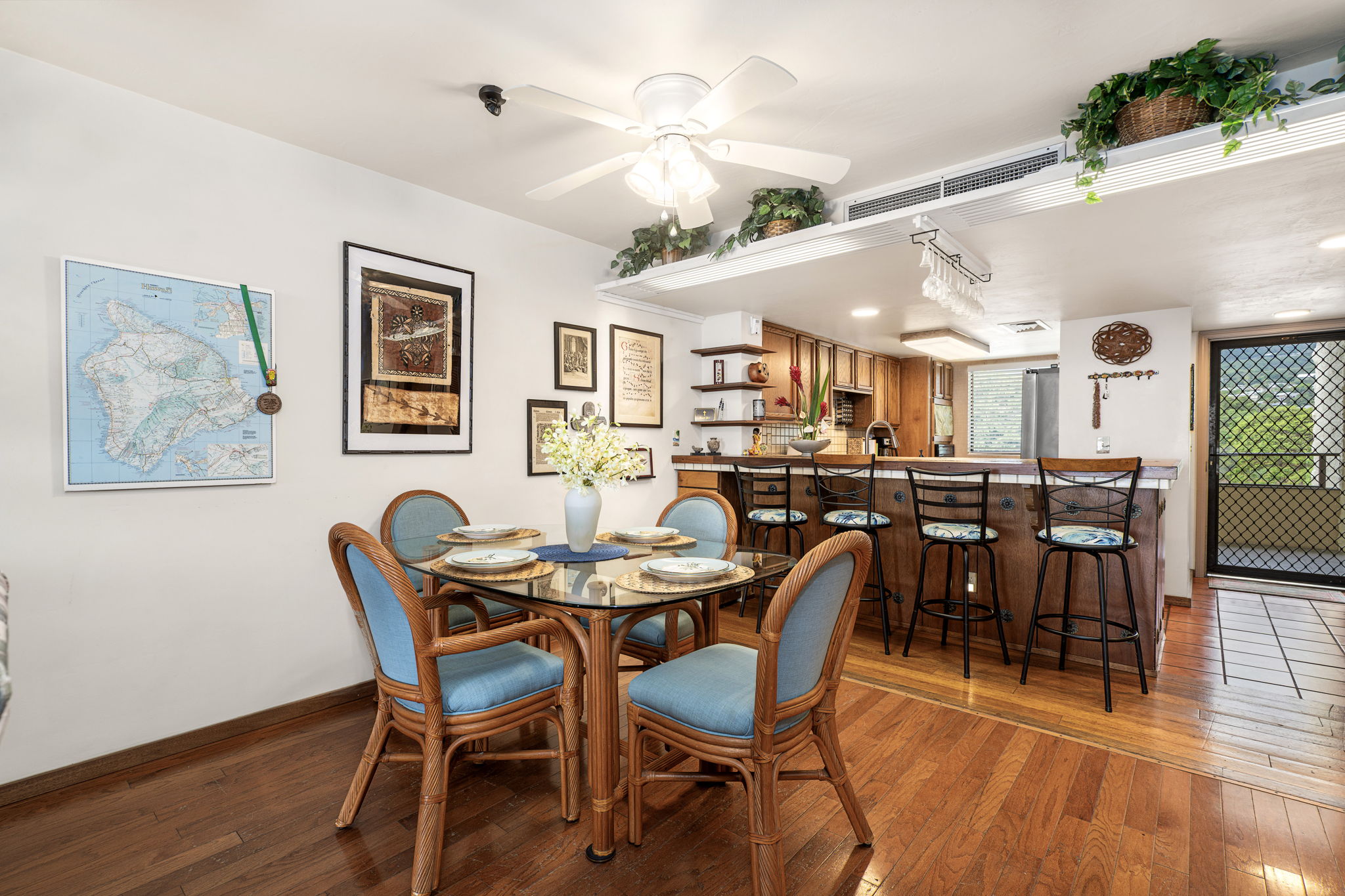 K Dining Area a