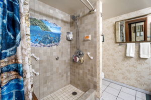 K Bathroom 1b