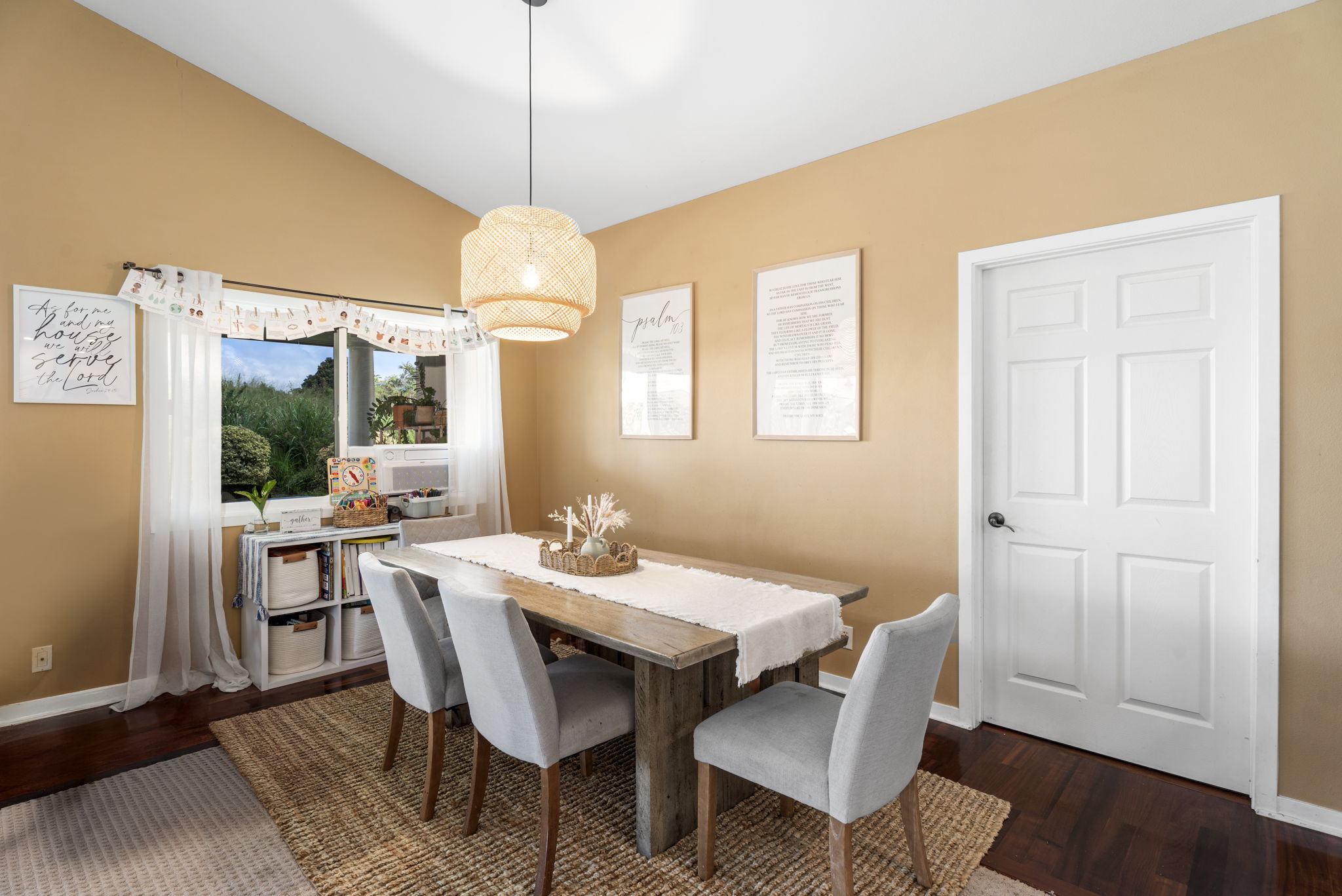 K Dining Area a