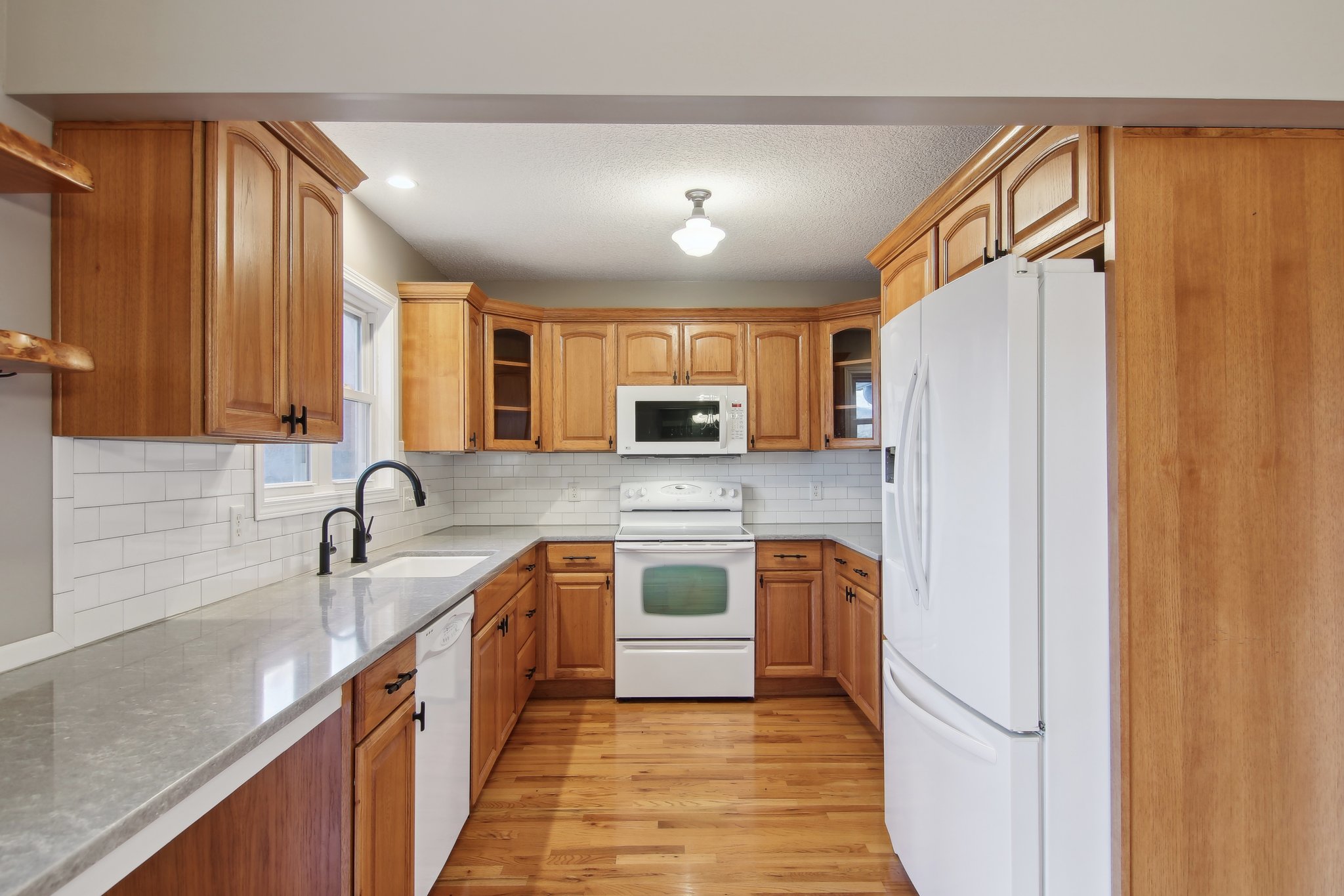 Eastern Sky Dr-018.jpg