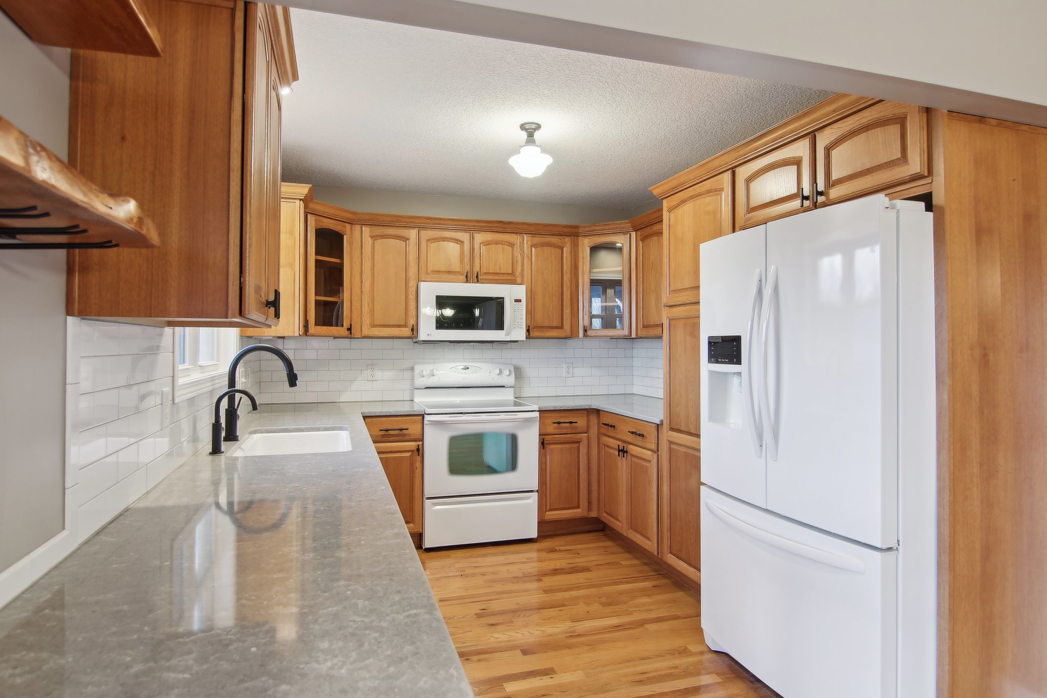 Eastern Sky Dr-019.jpg