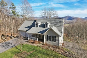 Eastern Sky Dr-065.jpg