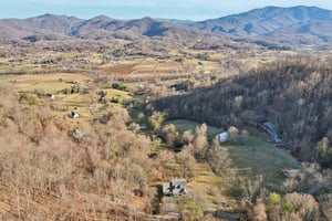 Eastern Sky Dr-067.jpg