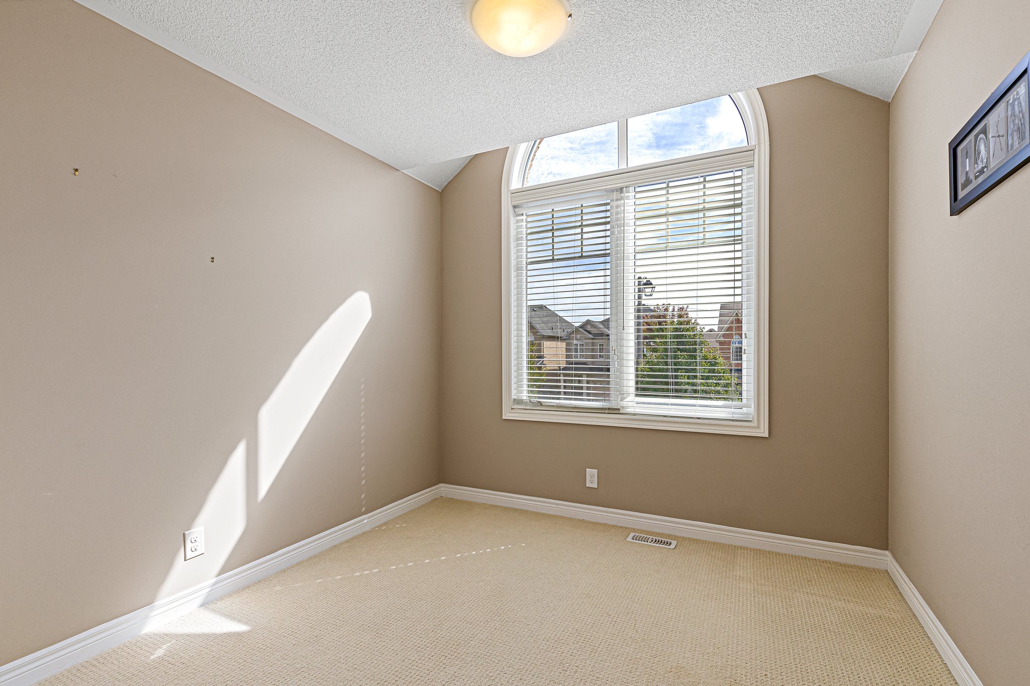 East Gwillimbury property showcase — delivered property photograph 10
