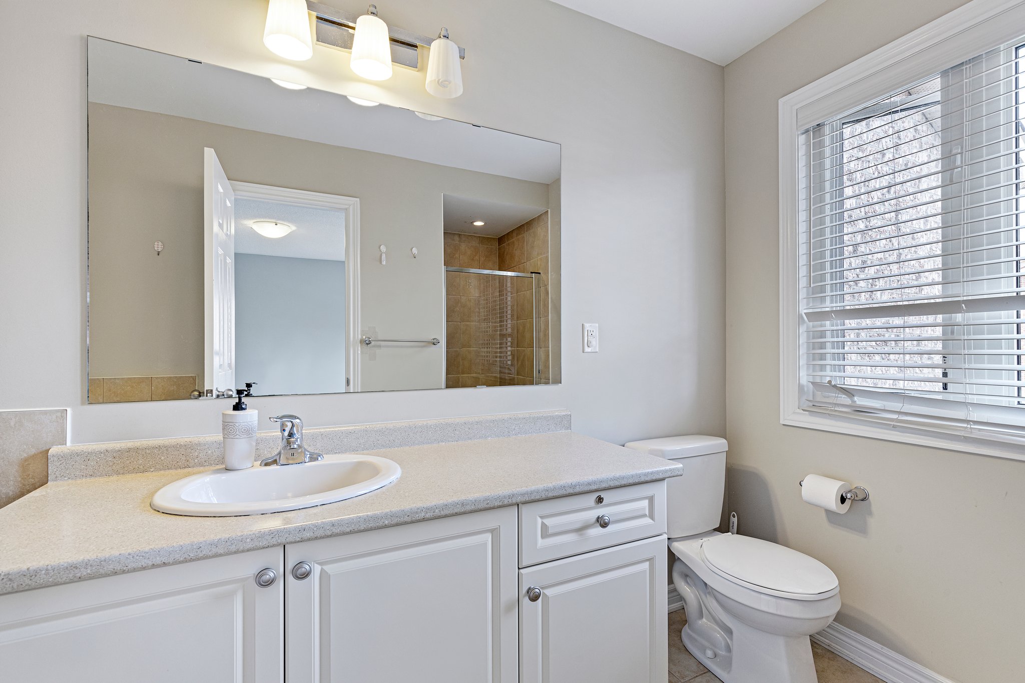 East Gwillimbury property showcase — delivered property photograph 17