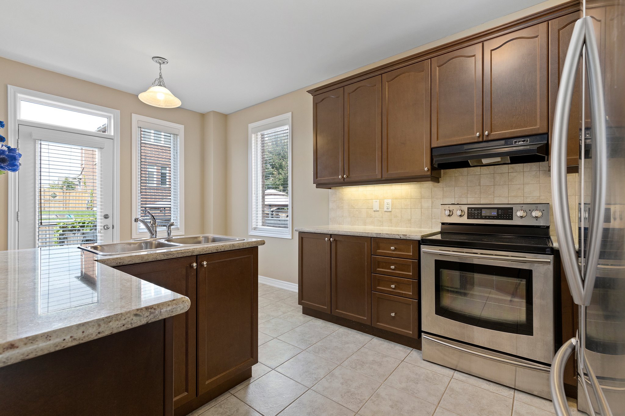East Gwillimbury property showcase — delivered property photograph 3