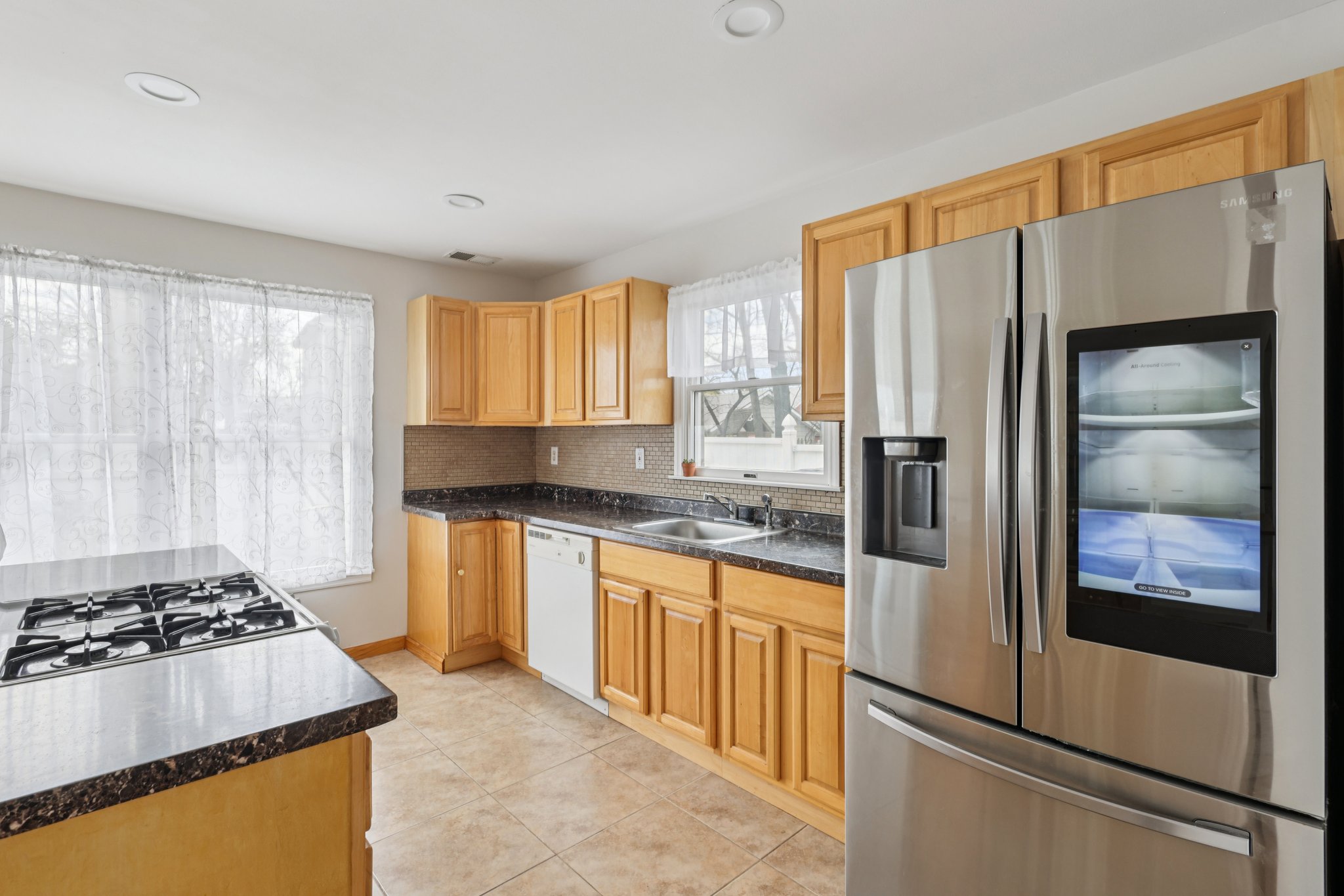 Highland Blvd-S3103-016.jpg