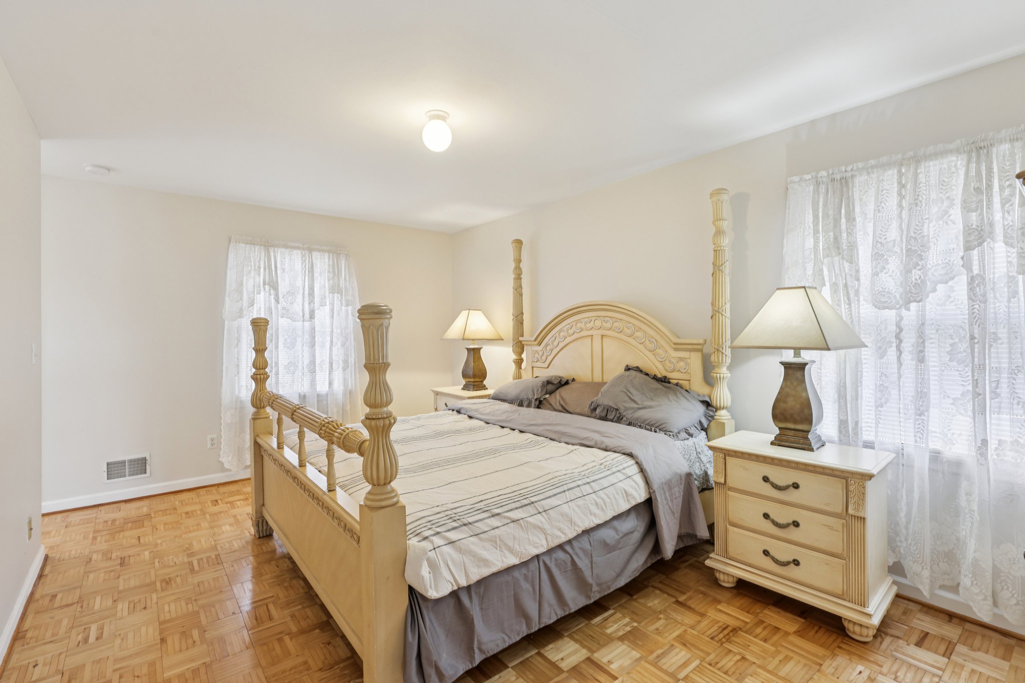 Highland Blvd-S3103-025.jpg