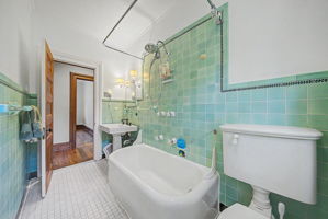  Photo 48
