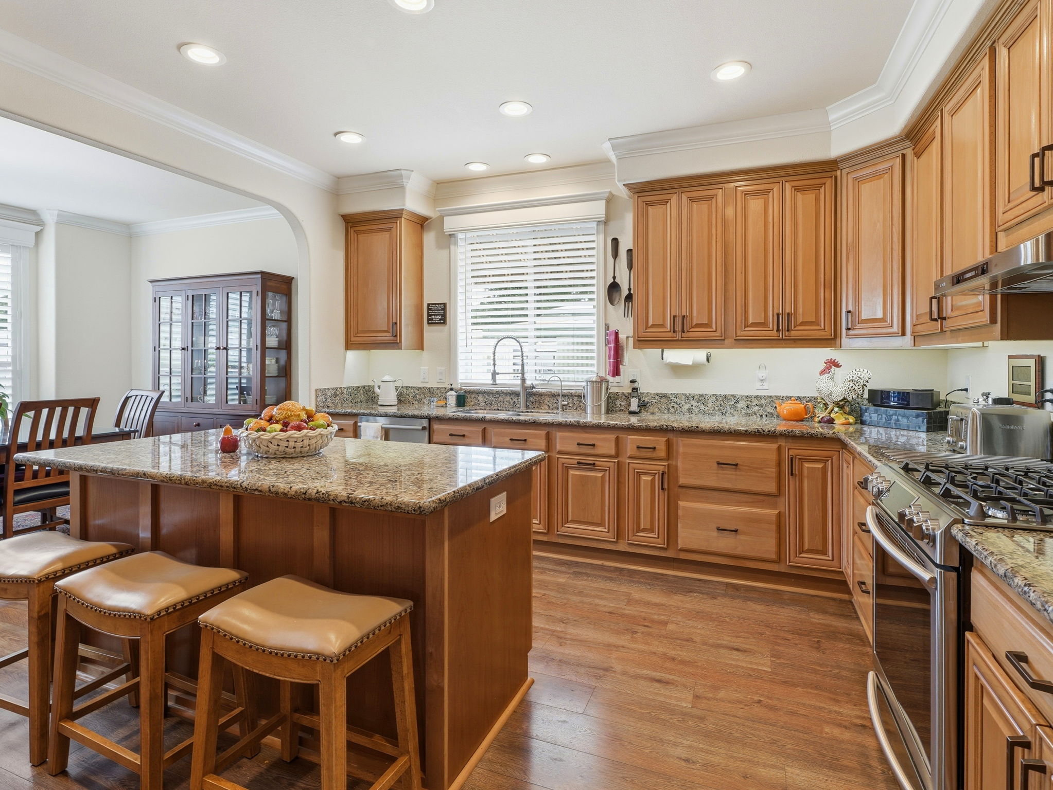 011_F8_76 Shamrock Cir