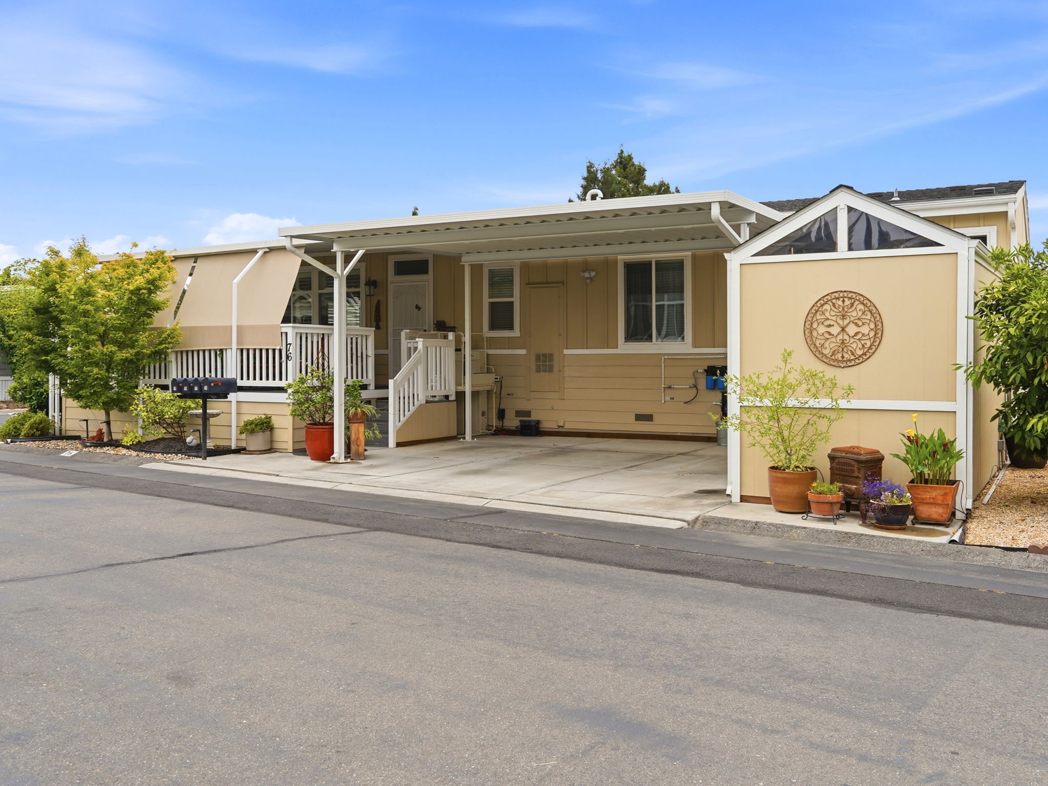 032_F8_76 Shamrock Cir