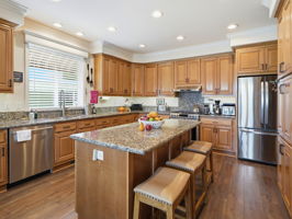 006_F8_76 Shamrock Cir