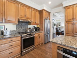 010_F8_76 Shamrock Cir