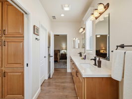 021_F8_76 Shamrock Cir