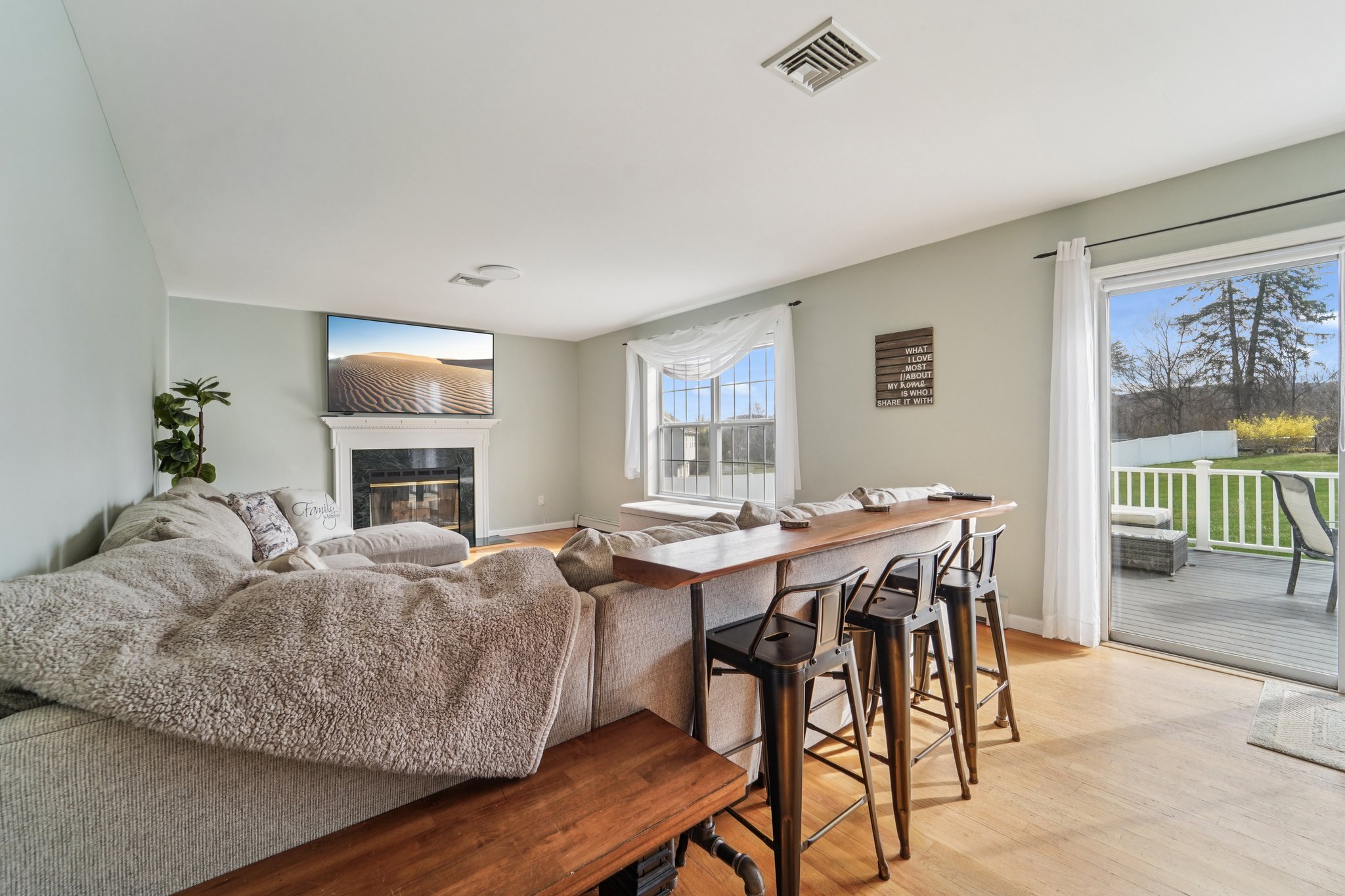 West St-S0804-010.jpg