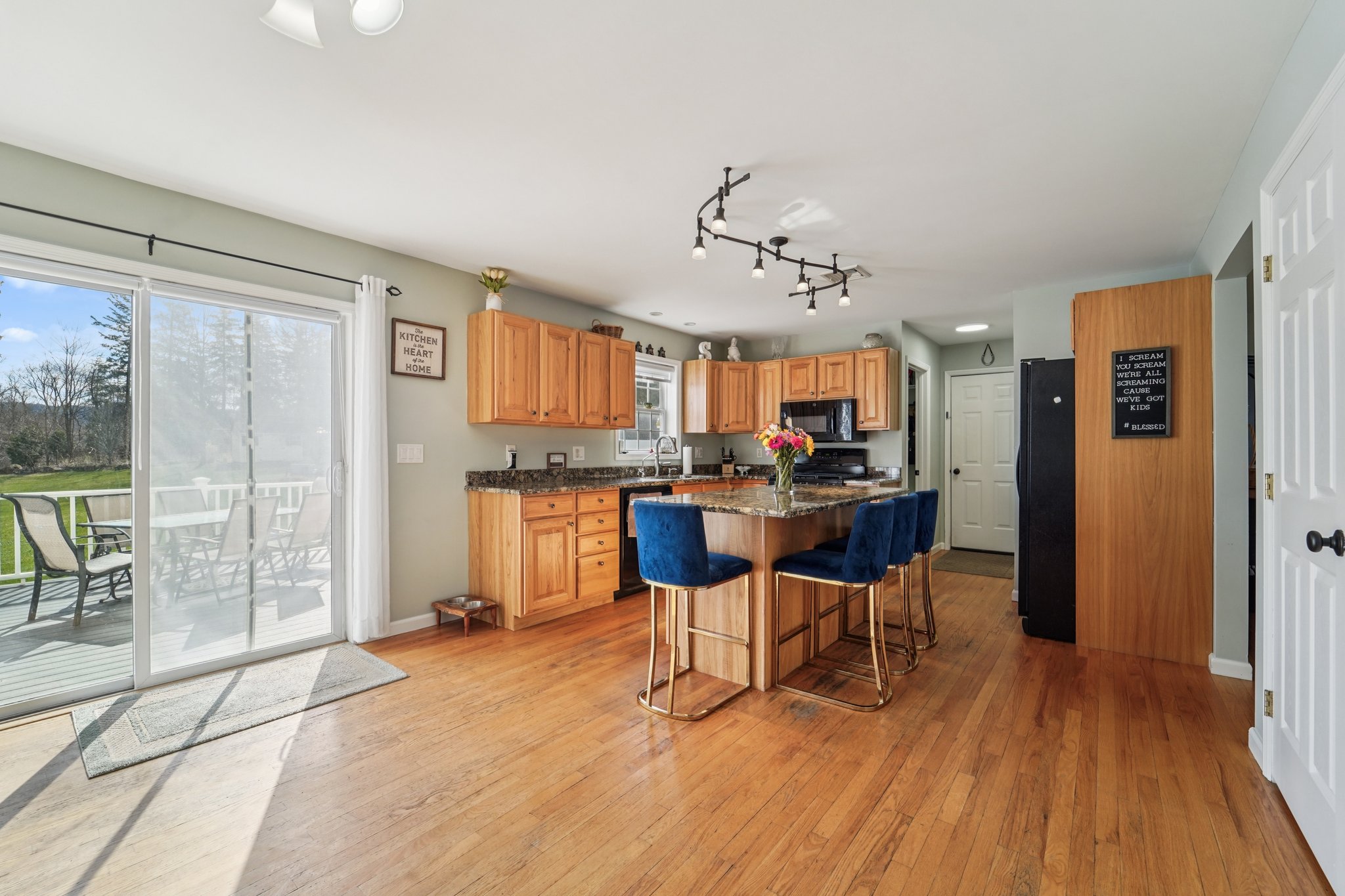 West St-S0804-020.jpg