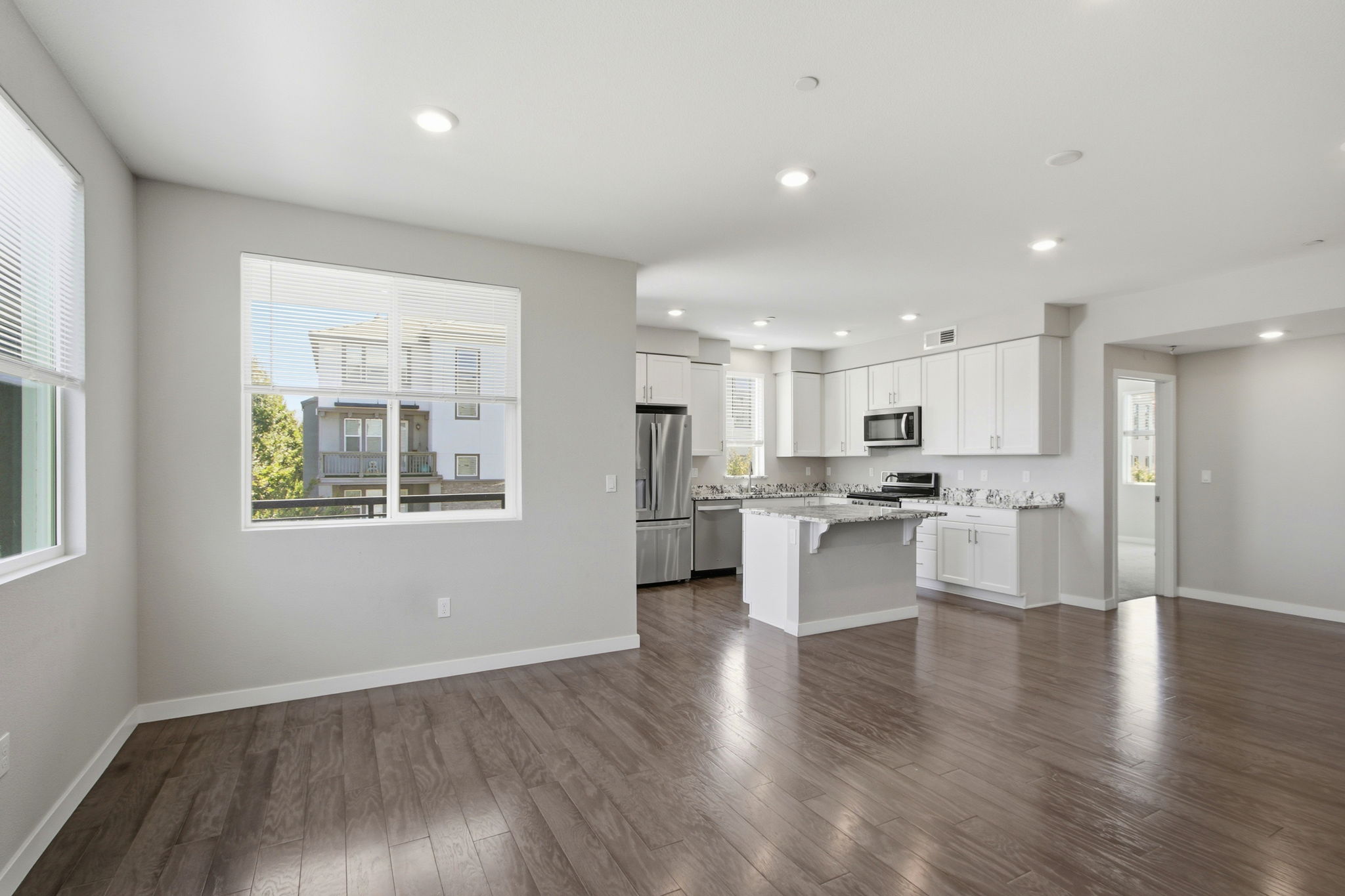 008_F8__760 Garden St 31