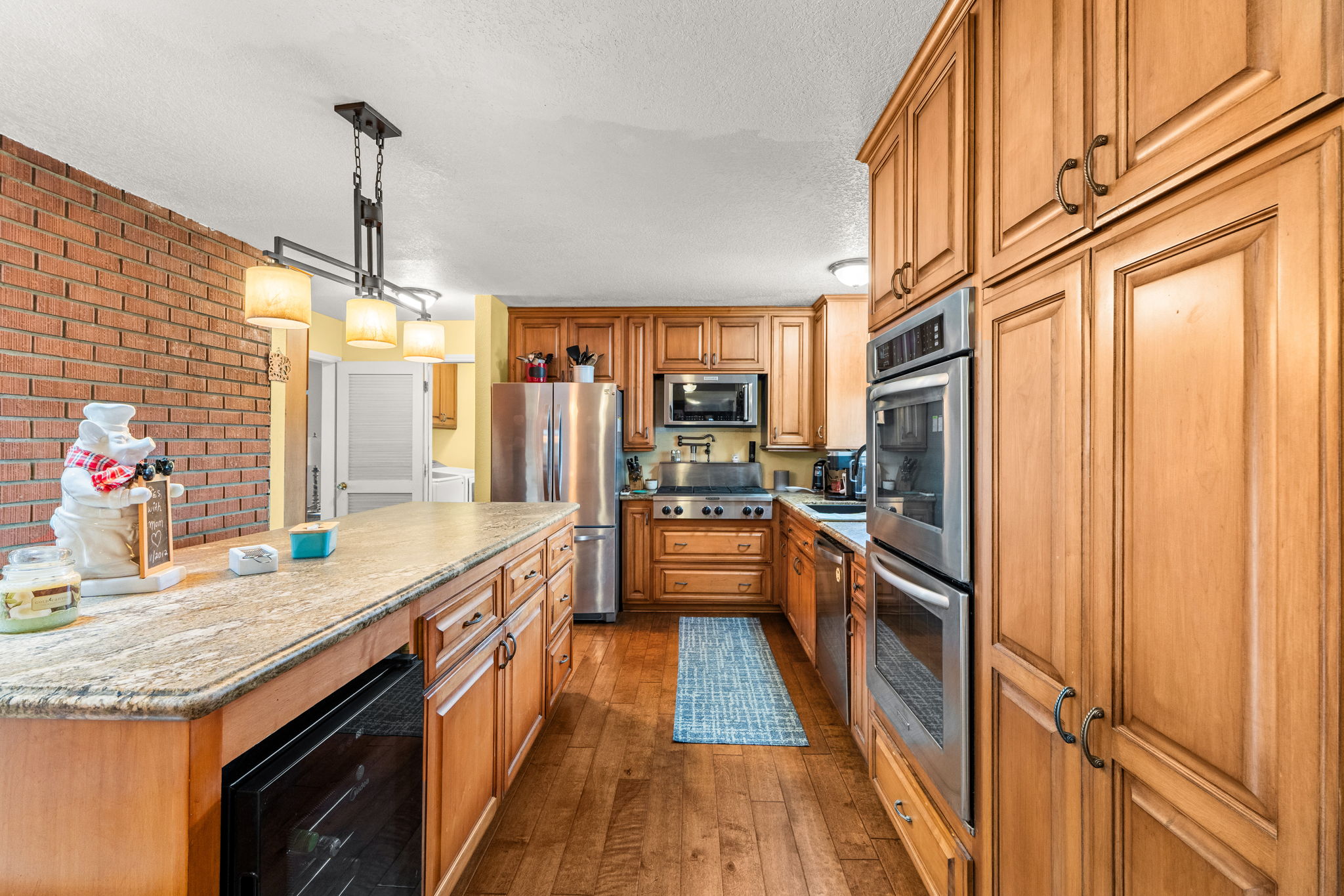 Kitchen/Breakfast Bar