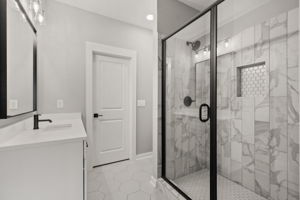  Photo 48