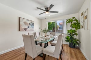 W 9th St-S0906-014.jpg