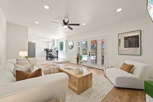 W 9th St-S0906-032.jpg
