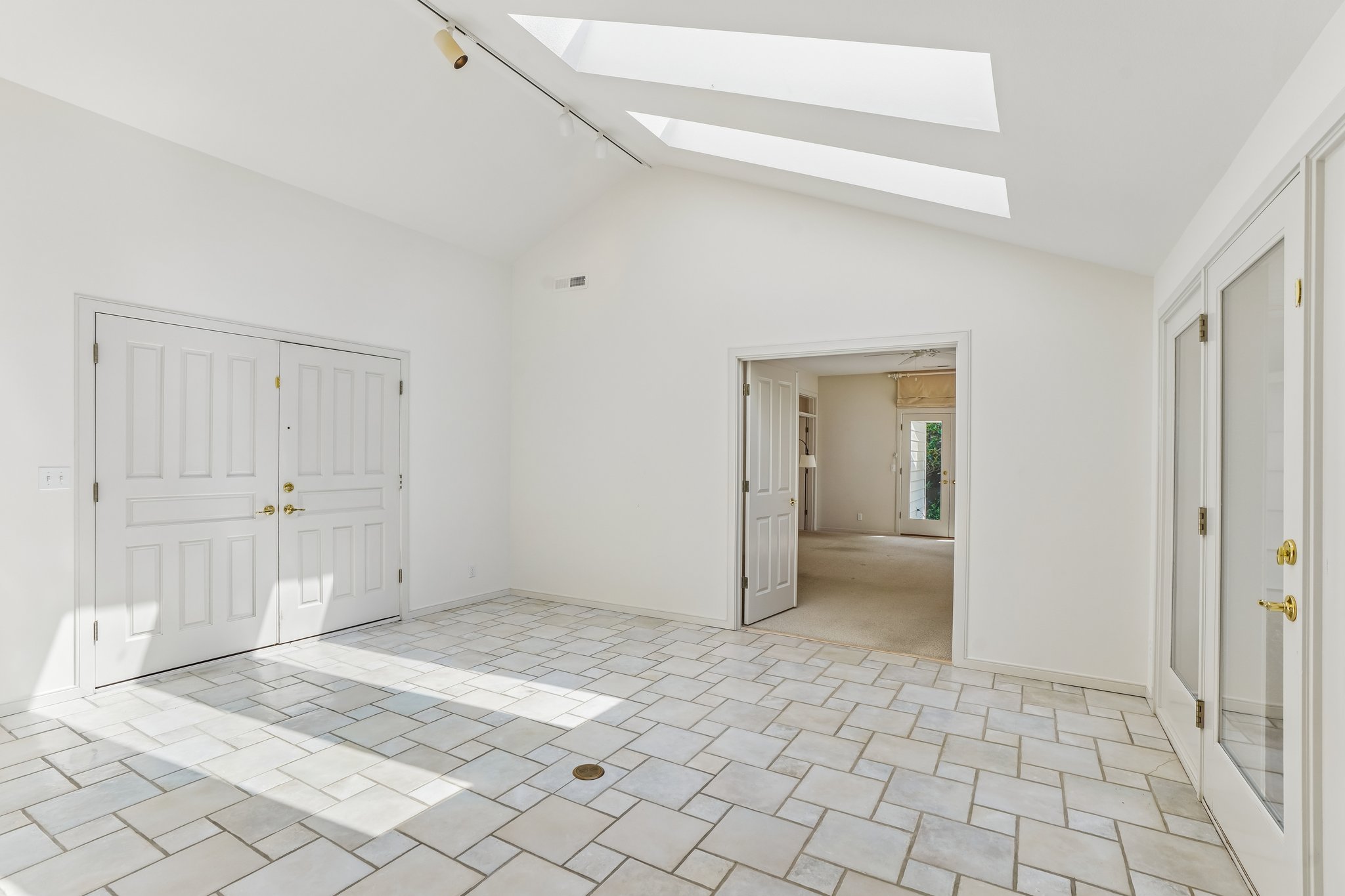 SW Northvale Way-S2207-006.jpg