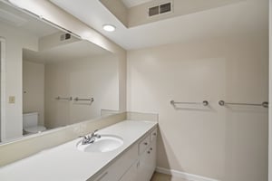 SW Northvale Way-S2207-075.jpg