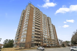 7601 Bathurst St 507, Vaughan ON