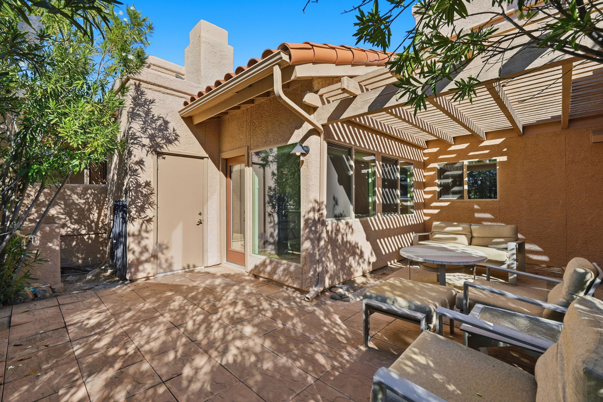 Backyard - Spacious Private area