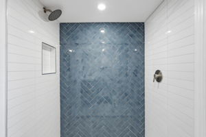 Master Suite Bath - Upstairs