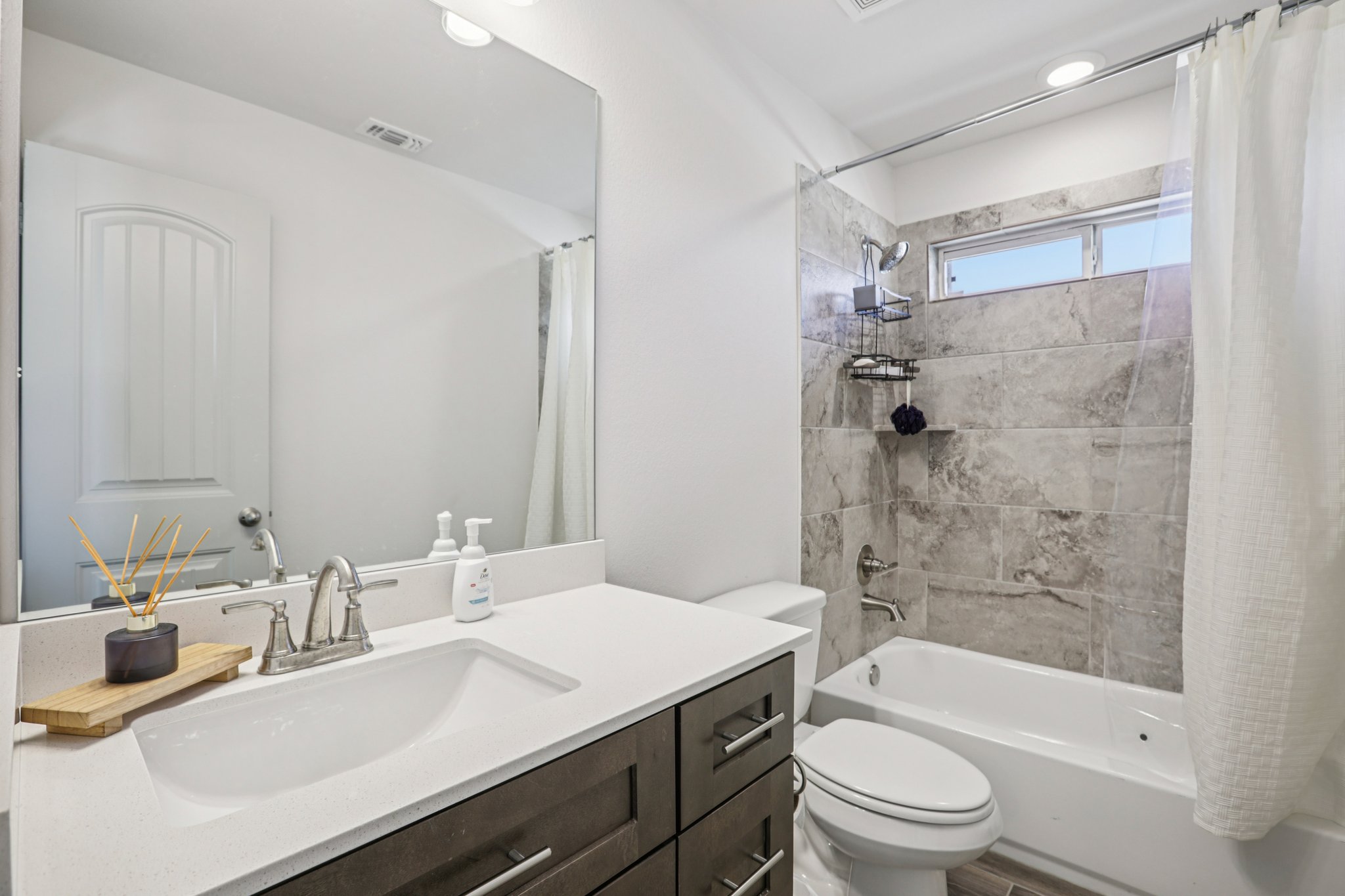 Silver Dr-S2003-037.jpg