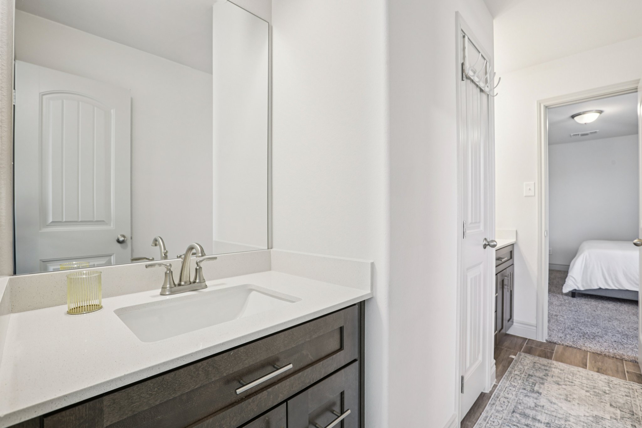 Silver Dr-S2003-048.jpg