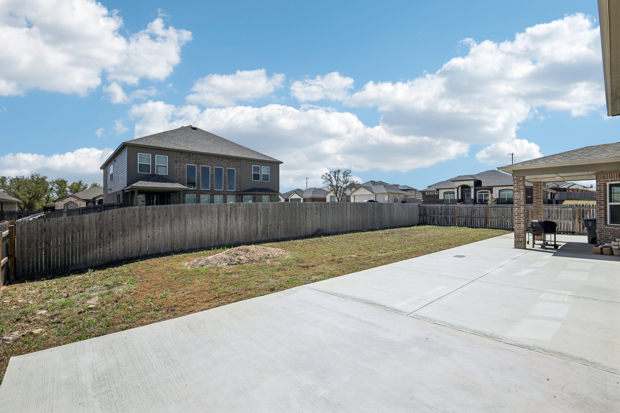 Silver Dr-S2003-052.jpg