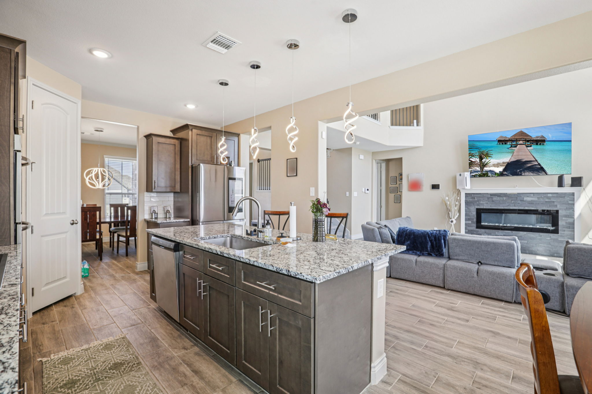 Silver Dr-S2003-021P