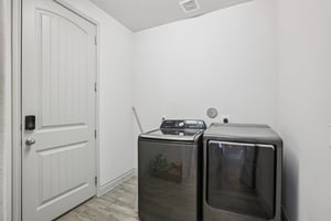 Silver Dr-S2003-032.jpg