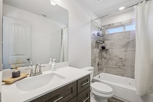 Silver Dr-S2003-037.jpg