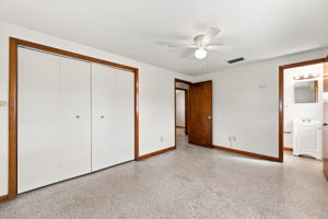 Primary Bedroom1b