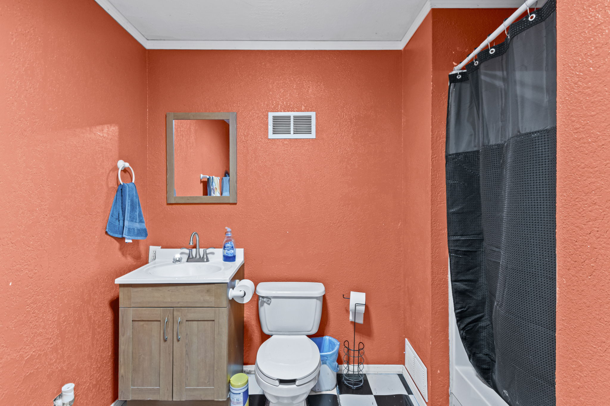 Outbuilding Full Bath