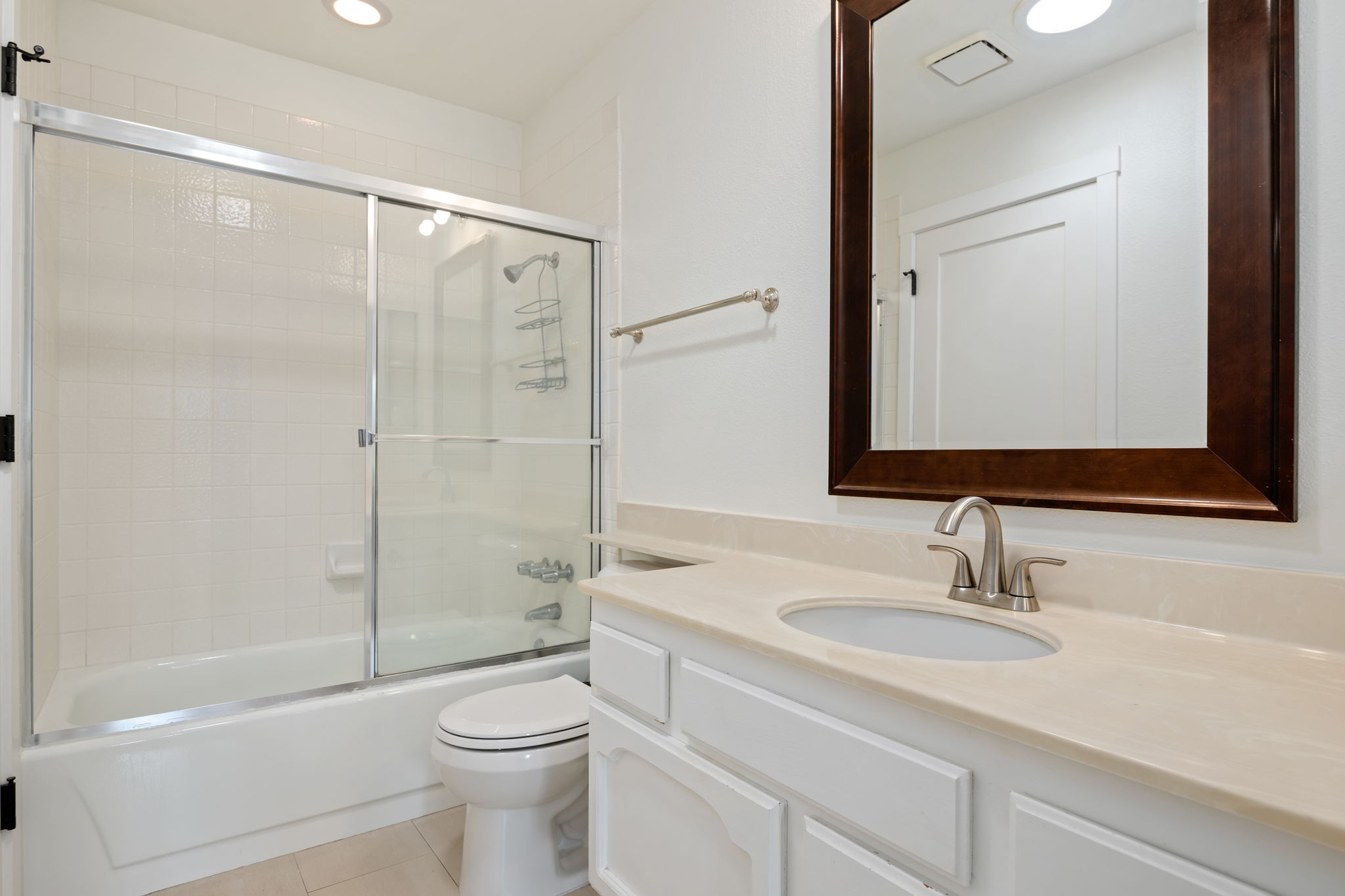 18 - Bathroom 2